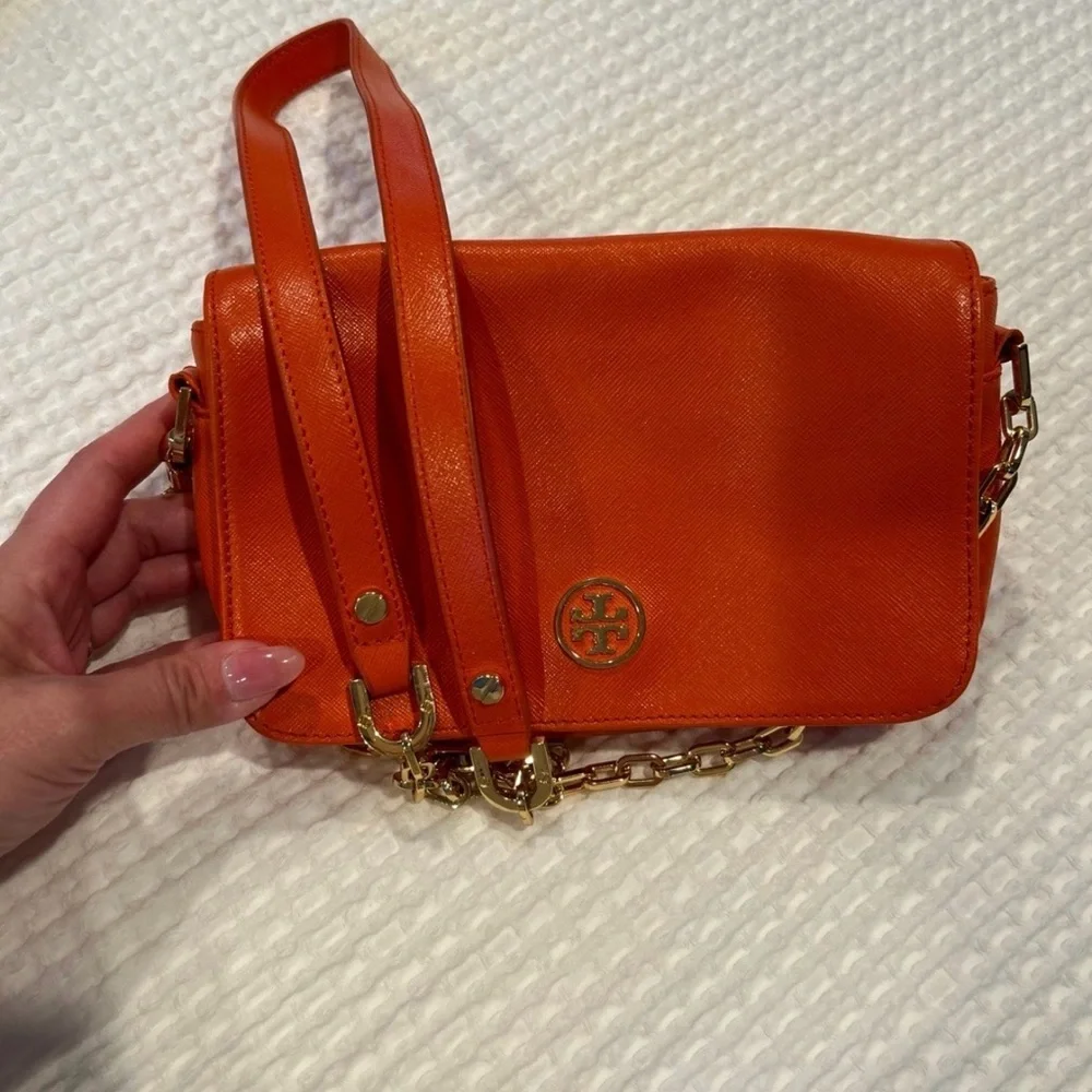 Tory Burch Robinson Orange mini crossbody bag With Gold Hardware Chain